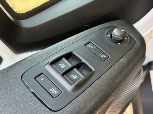 Used 2024 RAM ProMaster 2500 w/ Convenience Group FWD image 13