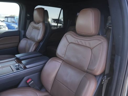 Used 2022 Lincoln Navigator L Reserve image 10