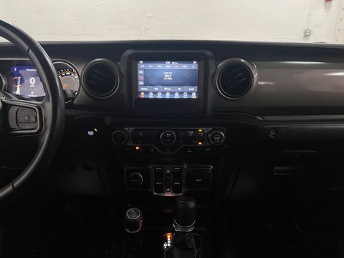 Used 2021 Jeep Gladiator Sport AWD/4WD image 18