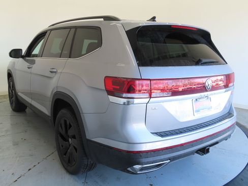 New 2026 Volkswagen Atlas SE image 7