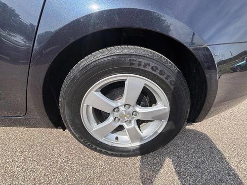 Used 2016 Chevrolet Cruze LT FWD image 12