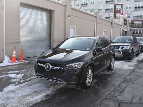 Used 2022 Mercedes-Benz GLA 250 4MATIC image 2
