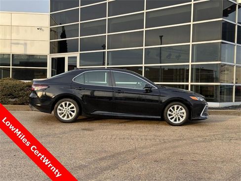 Used 2023 Toyota Camry LE w/ Convenience Package image 2
