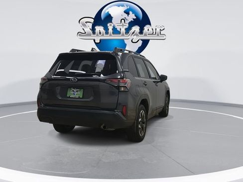 Used 2025 Subaru Forester Premium image 9