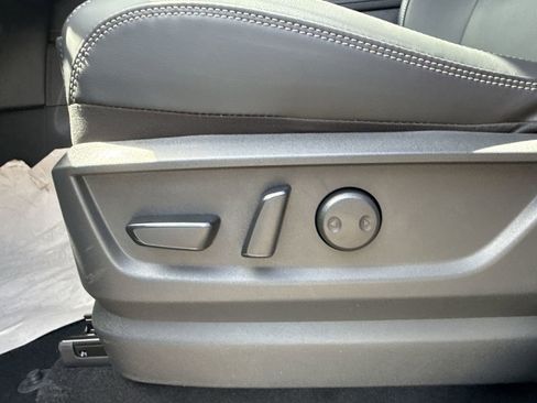 New 2025 Nissan Armada SL w/ Captain's Chari Seat Package image 22