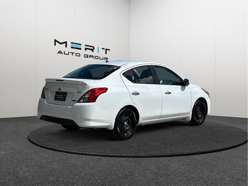 Used 2016 Nissan Versa SV FWD image 9