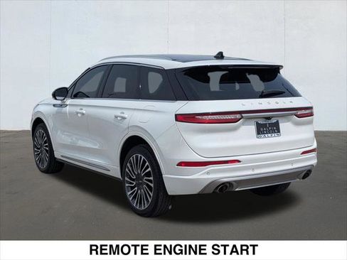 Used 2022 Lincoln Corsair AWD w/ Premium Package image 3