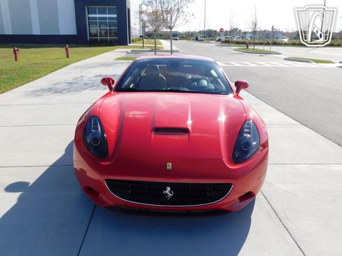 Used 2009 Ferrari California RWD image 37