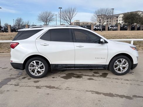 Used 2018 Chevrolet Equinox LT image 3