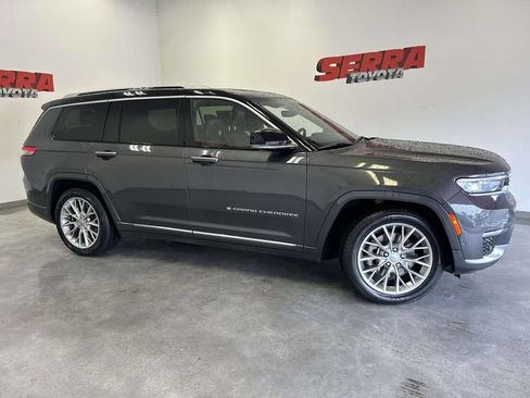 Used 2023 Jeep Grand Cherokee L Summit w/ Rear Seat Video Group I AWD/4WD image 2