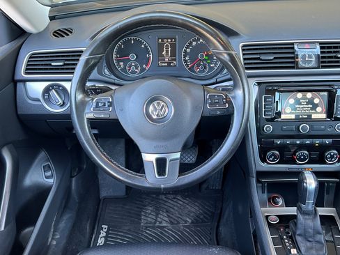 Used 2015 Volkswagen Passat TDI SE image 14