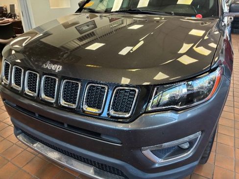 Used 2019 Jeep Compass Limited image 5