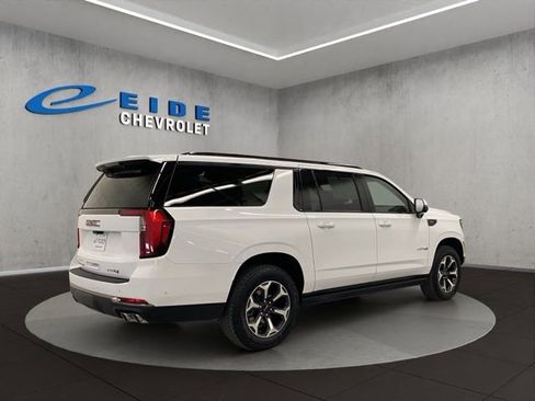 Used 2025 GMC Yukon XL AT4 Ultimate AWD/4WD image 6