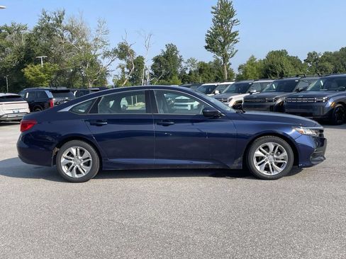 Used 2018 Honda Accord LX image 29
