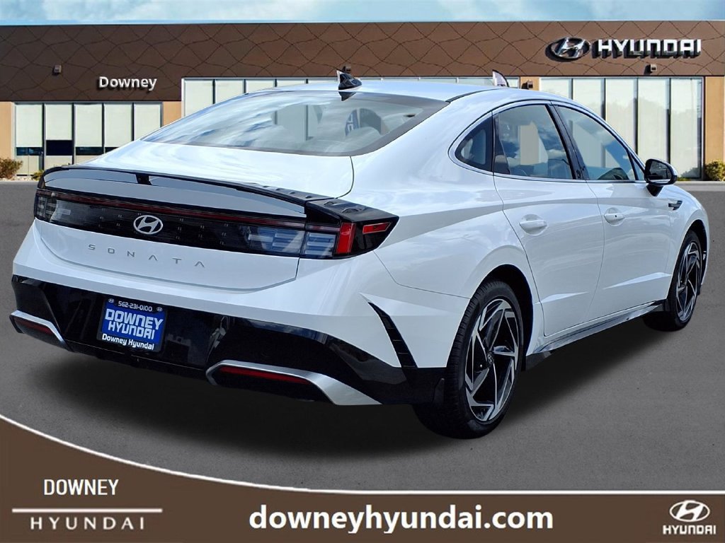 Used 2026 Hyundai Sonata SEL FWD image 4