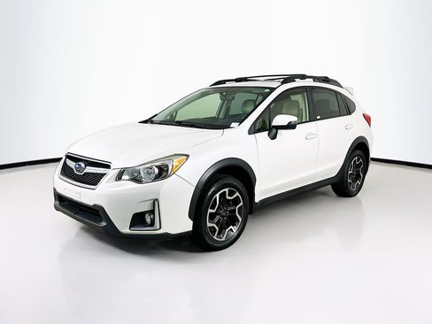 Used 2017 Subaru Crosstrek 2.0i Limited image 3