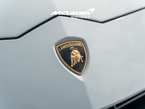 Used 2022 Lamborghini Urus AWD/4WD image 25