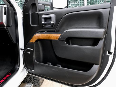 Used 2019 Chevrolet Silverado 3500 LTZ w/ Duramax Plus Package image 38