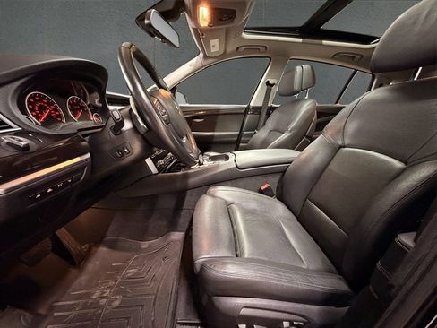 Used 2017 BMW 535i Gran Turismo xDrive w/ Luxury Seating Package AWD/4WD image 18