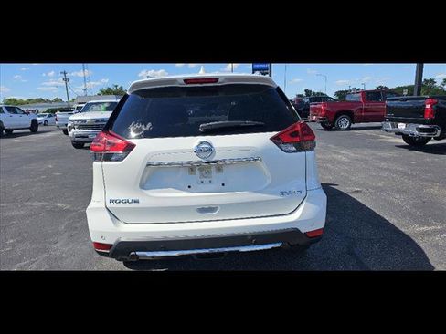 Used 2020 Nissan Rogue SV image 4