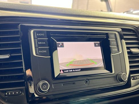 Used 2019 Volkswagen Beetle 2.0T S image 19