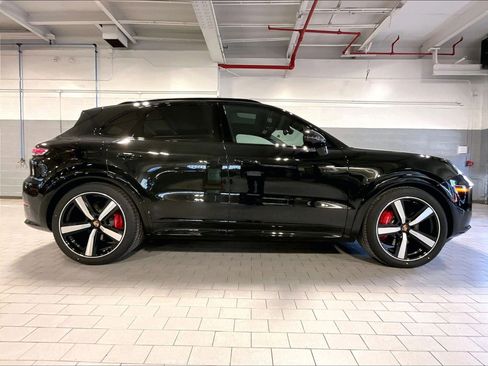 New 2026 Porsche Cayenne GTS image 6