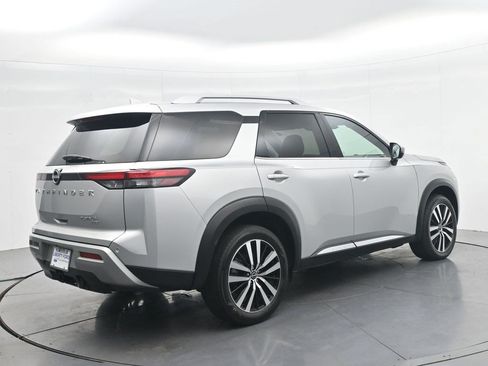 Used 2023 Nissan Pathfinder Platinum AWD/4WD image 5