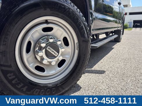 Used 2022 Ford F350 XL w/ Power Equipment Group RWD image 4