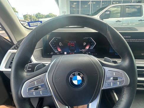 Used 2023 BMW X7 xDrive40i w/ Premium Package AWD/4WD image 8