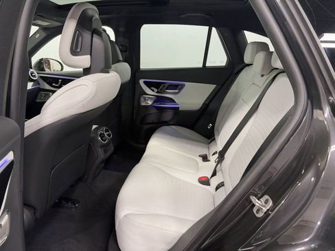 Used 2025 Mercedes-Benz GLC 350e 4MATIC w/ AMG Line image 27