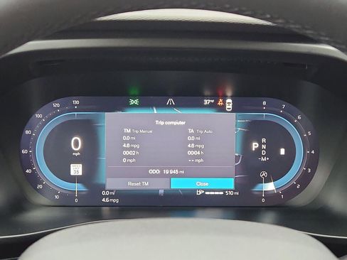 Certified 2025 Volvo XC40 B5 Plus image 24