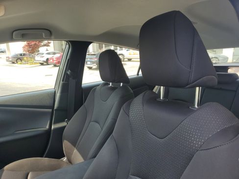 Used 2022 Toyota Prius LE image 16