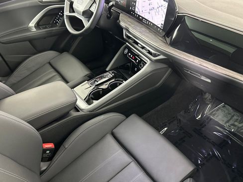 Used 2025 Audi Q5 Premium Plus w/ Premium Plus AWD/4WD image 15