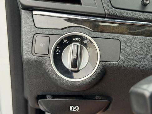 Used 2013 Mercedes-Benz E 350 Cabriolet image 16