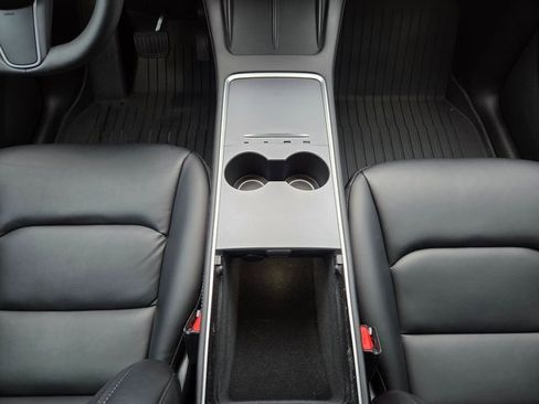 Used 2023 Tesla Model Y Long Range image 29