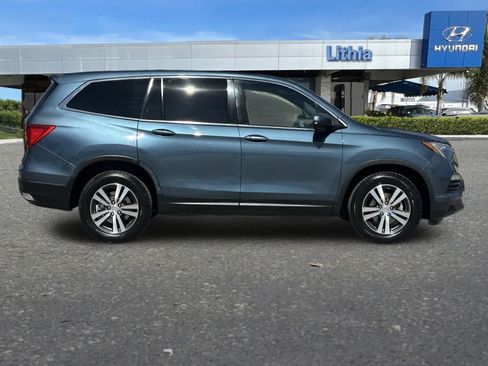 Used 2017 Honda Pilot EX image 9