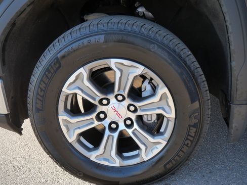 Used 2025 GMC Sierra 1500 SLT image 15