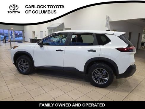 Used 2023 Nissan Rogue S image 9