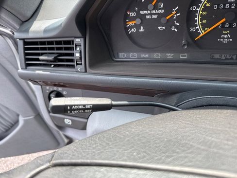 Used 1995 Mercedes-Benz E 320 Convertible image 30