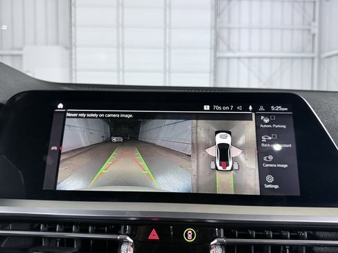 Used 2022 BMW M4 Coupe w/ Executive Package image 31