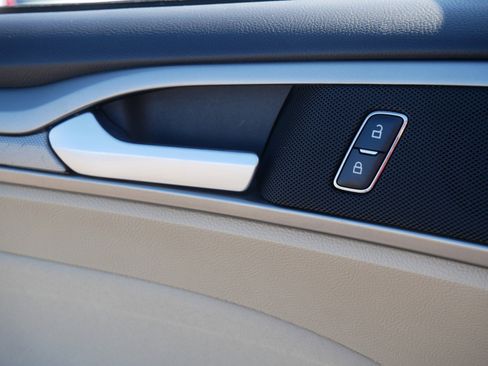 Used 2016 Ford Fusion SE image 27