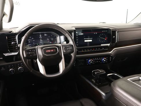 Used 2022 GMC Sierra 1500 SLT AWD/4WD image 2