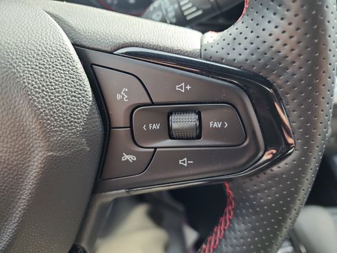 Certified 2024 Chevrolet Trax RS image 17