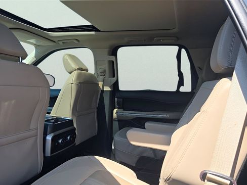 Used 2022 Ford Expedition Limited RWD image 8