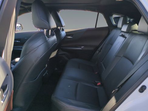 Used 2024 Toyota Venza Limited image 13