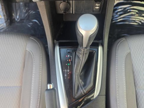 Used 2017 Toyota Corolla LE FWD image 40