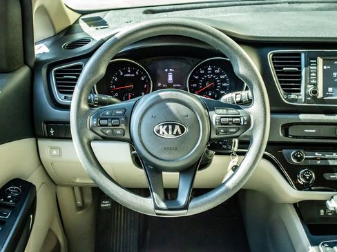 Used 2020 Kia Sedona LX FWD image 18