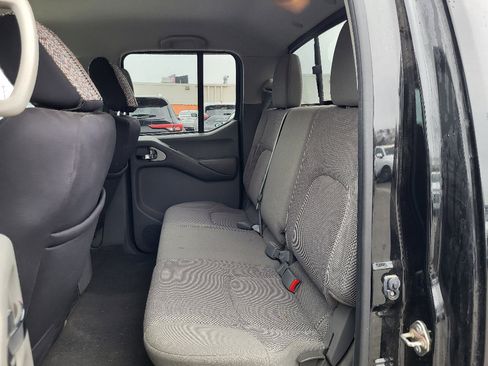 Used 2019 Nissan Frontier SV image 5