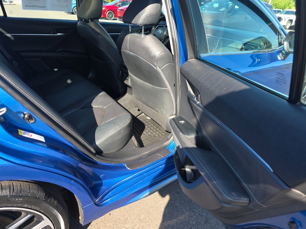 Used 2018 Toyota Camry XSE FWD image 7