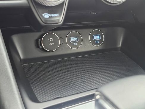 Used 2023 Genesis G70 2.0T image 36